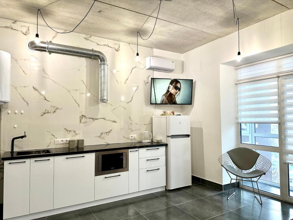 Designer Apartments In The City Center Rivne Kültér fotó